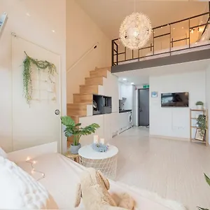 아파트 Cozy Duplex In Hongdae, 서울특별시