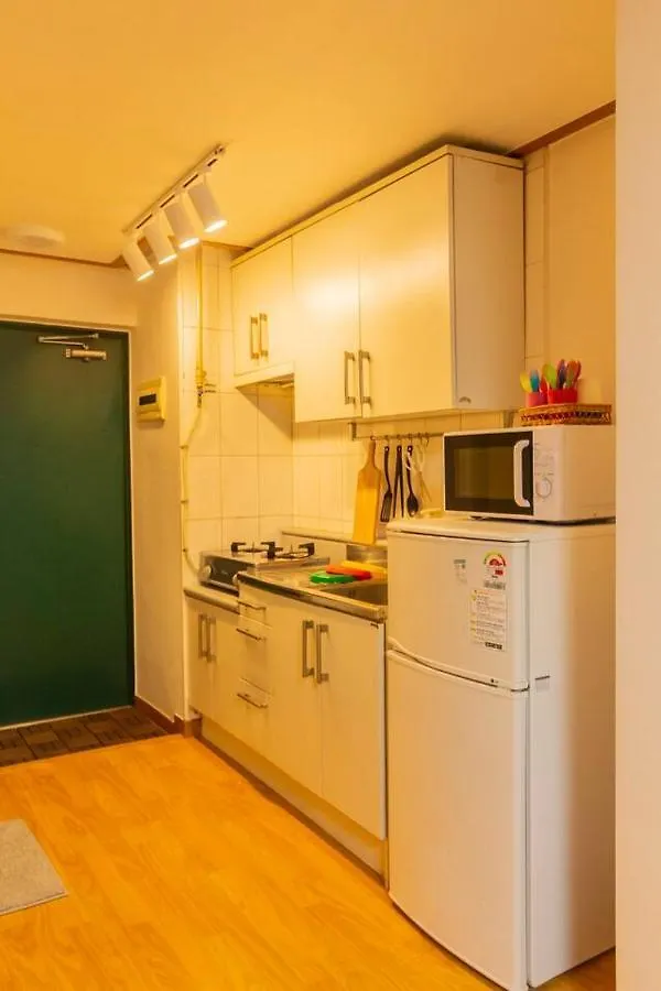 Hongdae Wide 1 Room Seoul Apartment