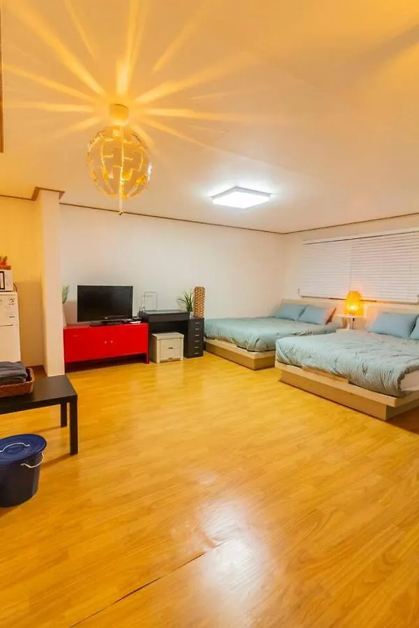 Hongdae Wide 1 Room Seoul Apartment