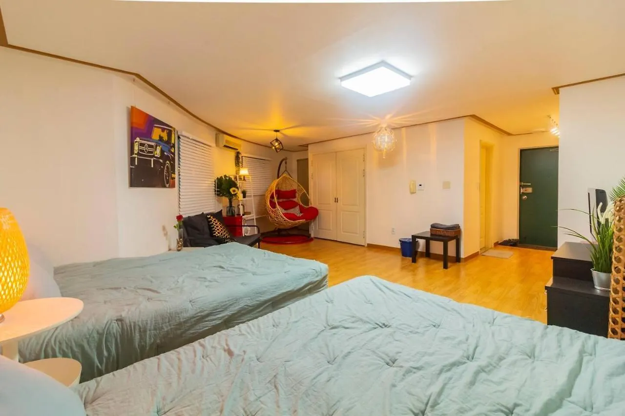 Hongdae Wide 1 Room Seoul Apartment